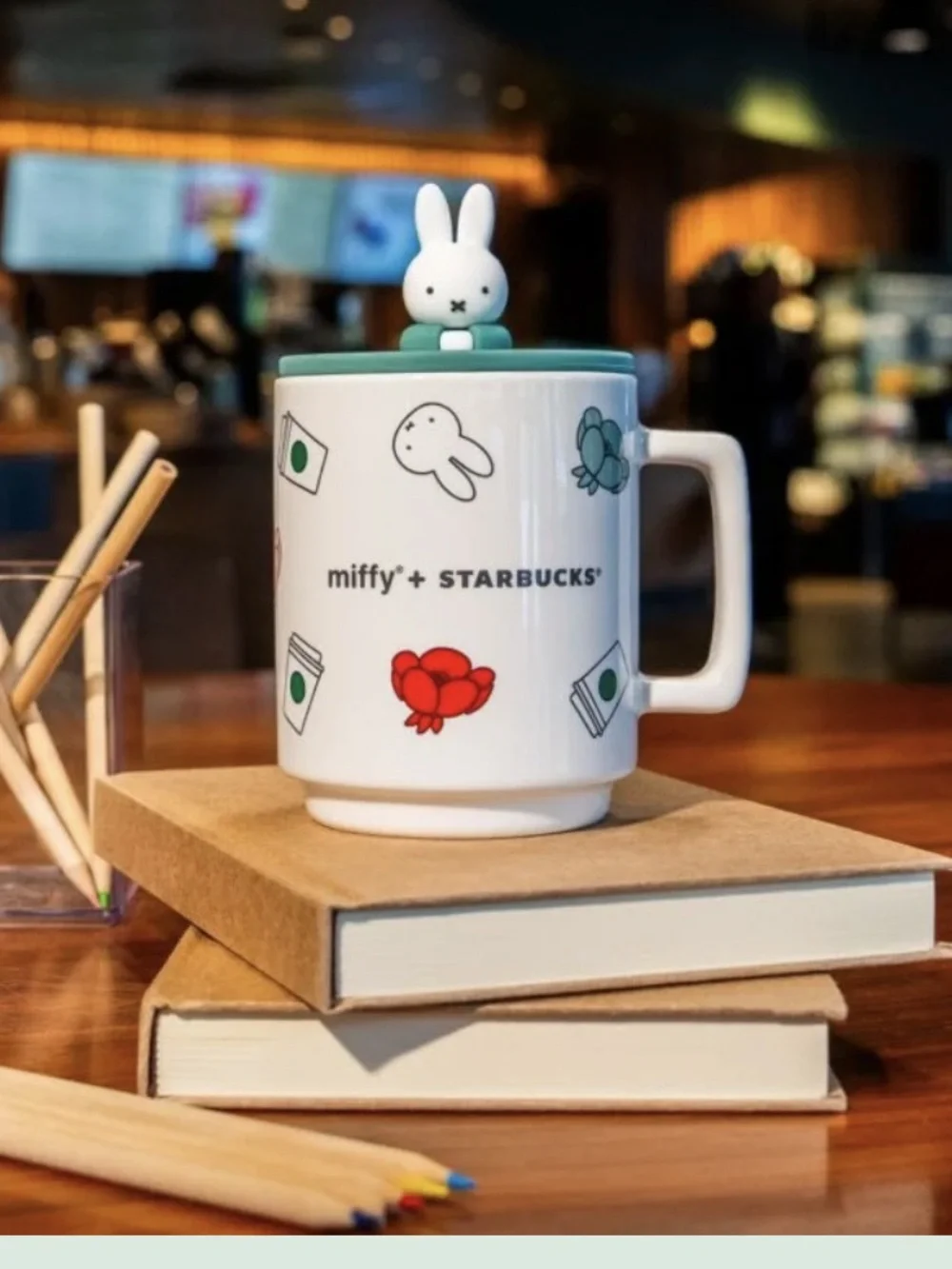 Starbucks x hello kitty x miffy Lot